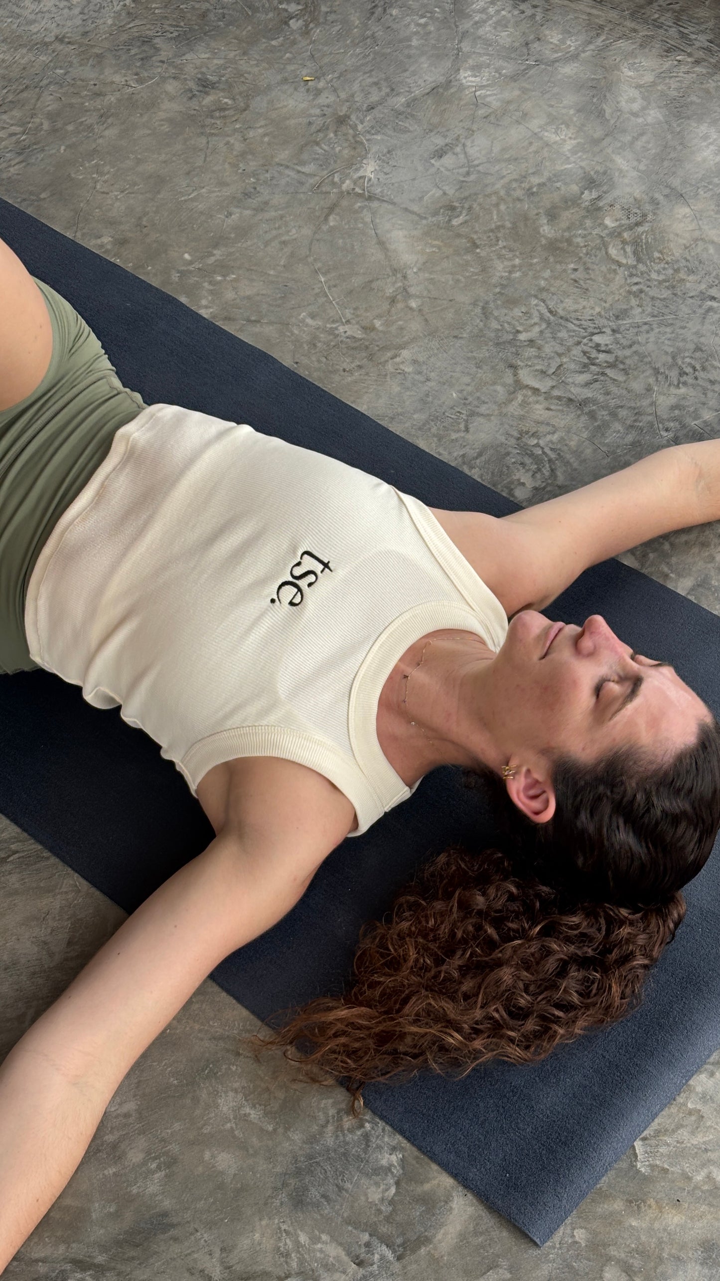 Vinyasa Crop | Black/Sandstone